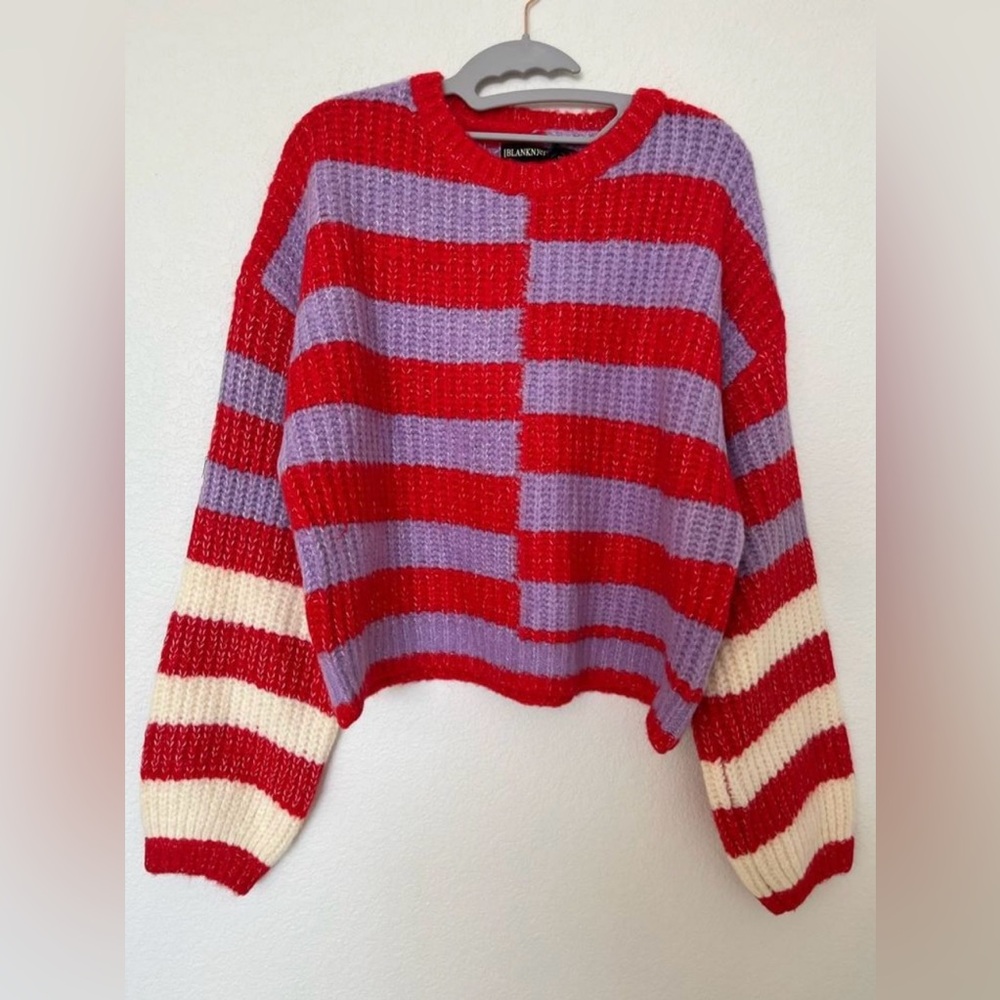 ๐ค Sale ๐ค NWT Blank NYC Asymmetrical Stripe Good Mood Comfy Sweater - M - Picture 4 of 6